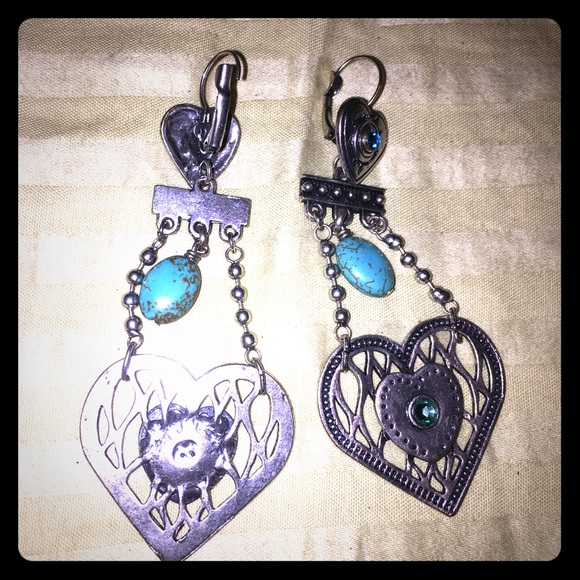 Jewelry - Heart dangle blue stone earrings
